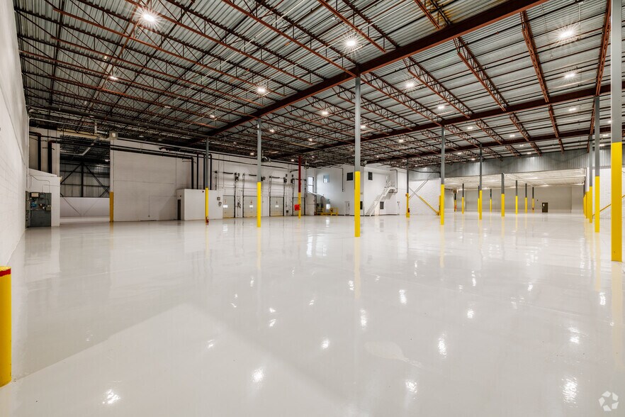 1660-1700 Boul Hymus, Dorval, QC en alquiler - Foto del interior - Imagen 1 de 34