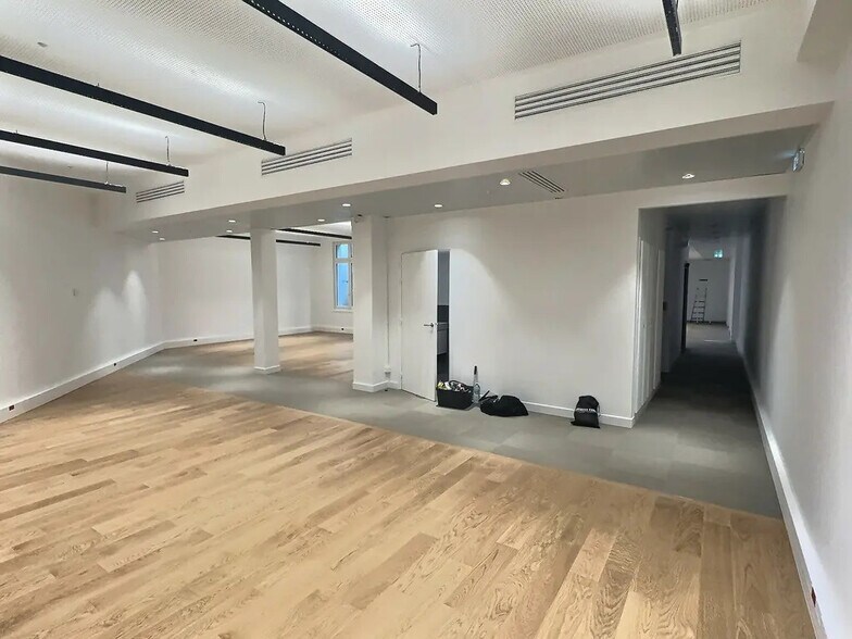 42 Rue De Bassano, Paris en alquiler - Foto del edificio - Imagen 3 de 13