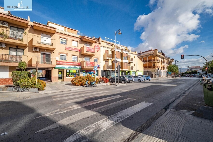 Local en Las Gabias en venta - Foto del edificio - Imagen 3 de 33