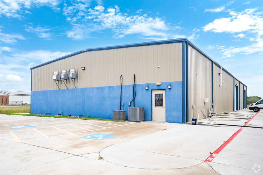 1306 Industrial Way, Harlingen, TX en alquiler - Foto del edificio - Imagen 1 de 13