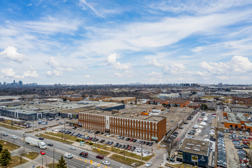 1111 Finch Ave W, Toronto, ON en alquiler - Vista aérea - Imagen 3 de 6