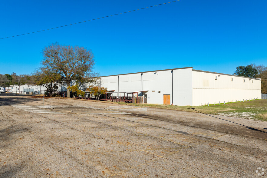 1300 E Rusk St, Jacksonville, TX en alquiler - Foto del edificio - Imagen 3 de 17