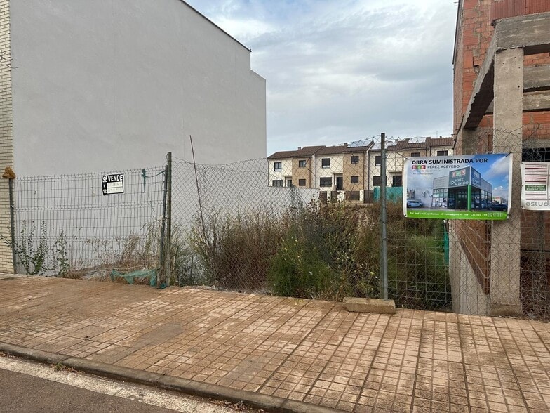 Terreno en Cáceres en venta - Foto del edificio - Imagen 2 de 5