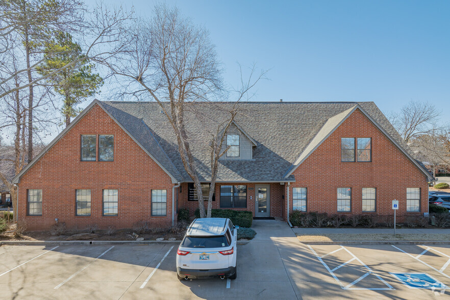 1900 E 15th St, Edmond, OK en venta - Foto del edificio - Imagen 1 de 21