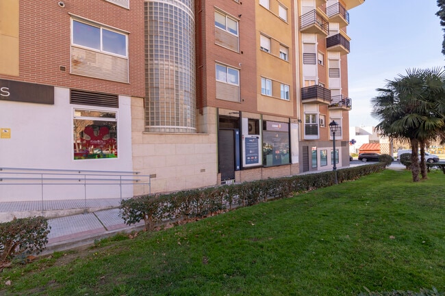 Más detalles de Avenida Retamas, 80, Alcorcón - Edificio residencial​ en venta