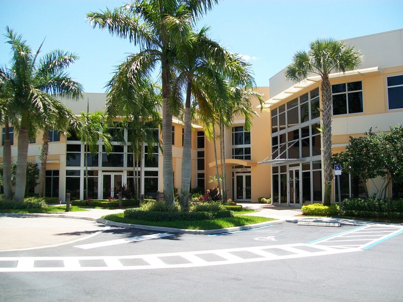 2005 Vista Pky, West Palm Beach, FL en alquiler - Foto del edificio - Imagen 1 de 6