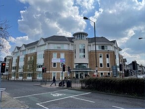 25 High St, Crawley en alquiler Foto del edificio- Imagen 1 de 3