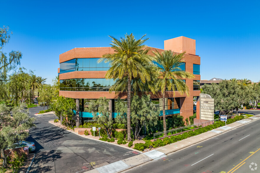 7250 N 16th St, Phoenix, AZ en alquiler - Foto del edificio - Imagen 1 de 23