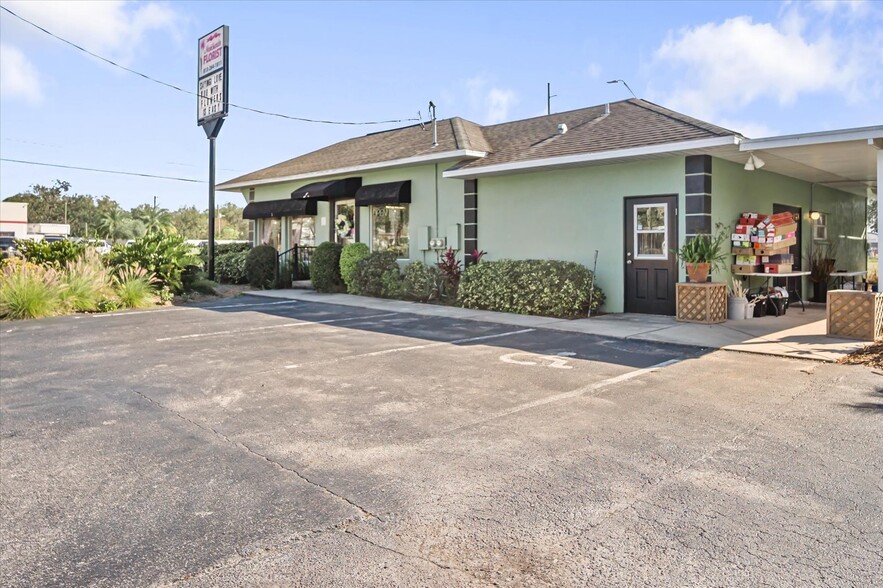 13642 N Florida Ave, Tampa, FL en venta - Foto del edificio - Imagen 3 de 21