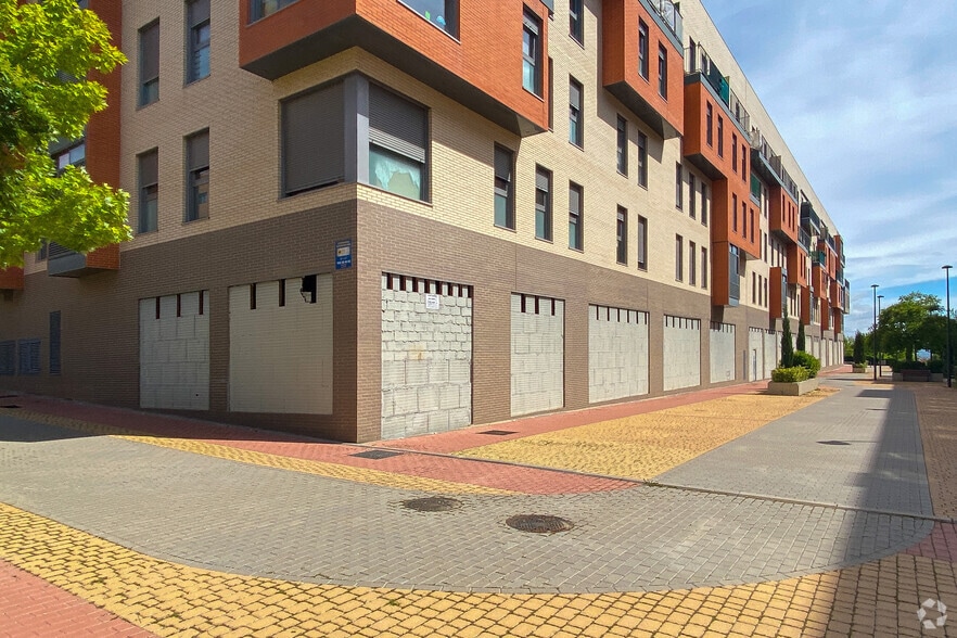 Avenida de Mari Pepa Colomer, 3, Getafe, Madrid en venta - Foto del edificio - Imagen 1 de 1