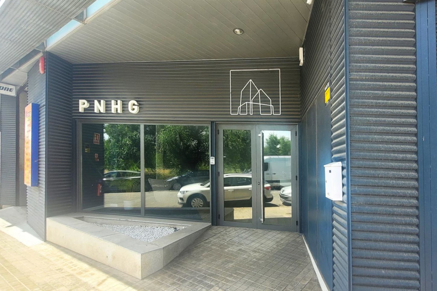 Nave en Badalona, Barcelona en venta Foto principal- Imagen 1 de 2