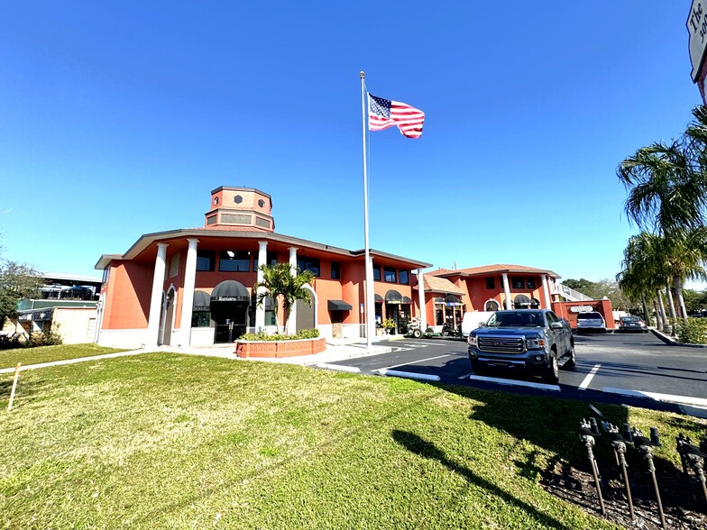 300-310 Monroe St, Dunedin, FL en alquiler - Foto del edificio - Imagen 1 de 15