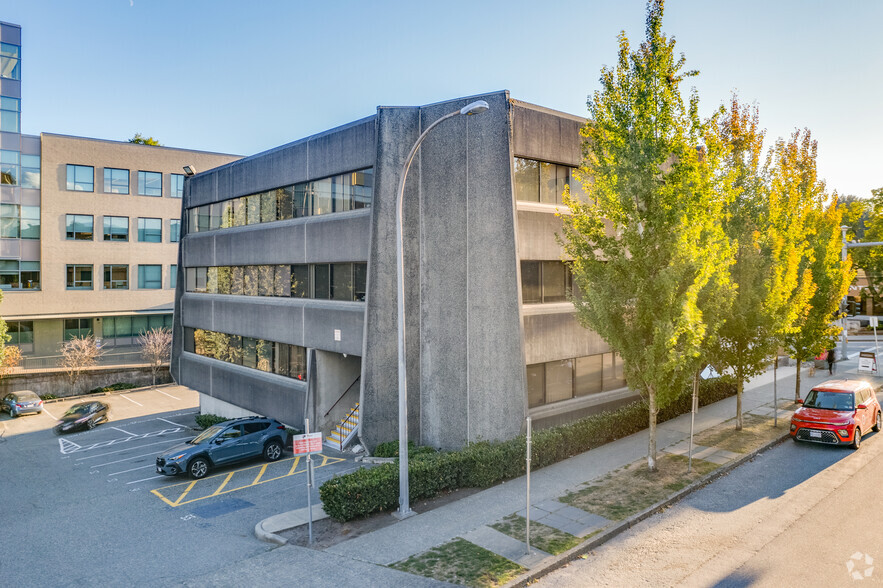 250 Keary St, New Westminster, BC en venta - Foto del edificio - Imagen 2 de 5