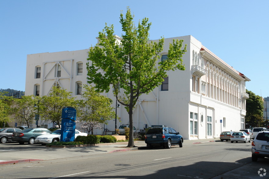 2484 Shattuck Ave, Berkeley, CA en alquiler - Foto del edificio - Imagen 2 de 2