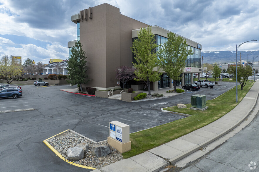 5011 Meadowood Mall Cir, Reno, NV en alquiler - Foto del edificio - Imagen 3 de 15