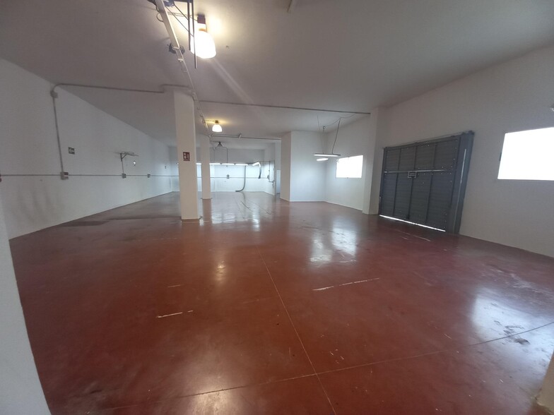 Nave en Elche en venta - Foto del interior - Imagen 3 de 7