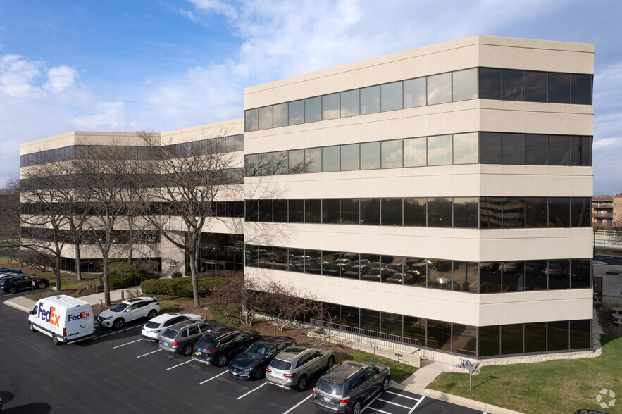 5 Revere Dr, Northbrook, IL en alquiler - Foto del edificio - Imagen 1 de 14