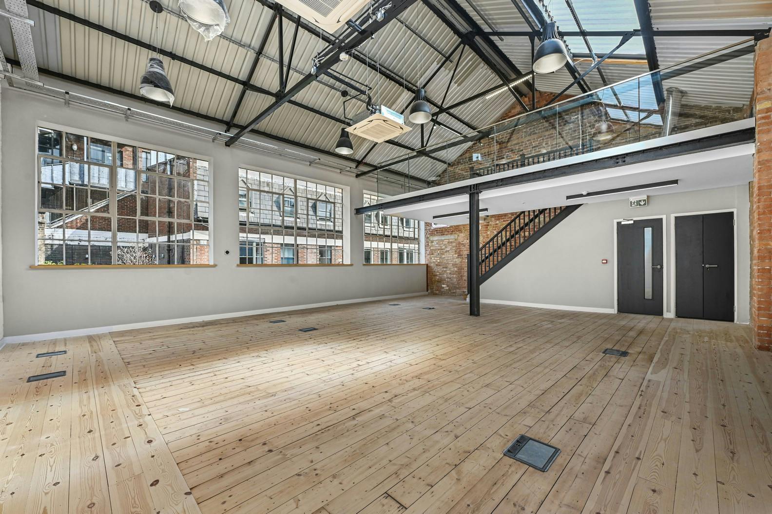 22-23 Brownlow Mews, London en alquiler Foto del edificio- Imagen 1 de 18
