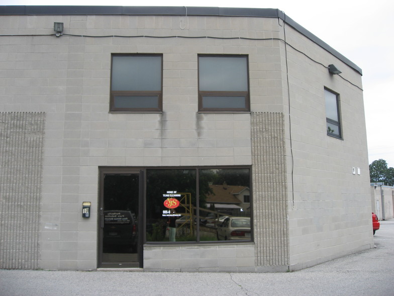 8 Hiscott St, St Catharines, ON en alquiler - Foto del edificio - Imagen 3 de 7