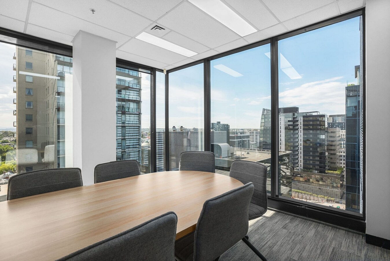 1 Queens Rd, Melbourne, VIC 3004 - Unidad 1201,1216,1218 - - Foto del interior - Image 1 of 12