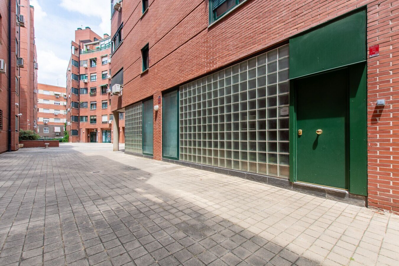 Madrid, MAD 28005 -  -  - Foto del interior - Image 1 of 8