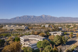 8300 Utica Ave, Rancho Cucamonga, CA - VISTA AÉREA  vista de mapa