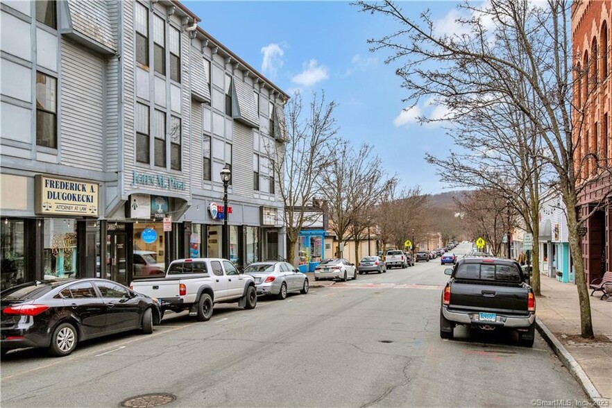 175 Church St, Naugatuck, CT en alquiler - Foto del edificio - Imagen 2 de 2