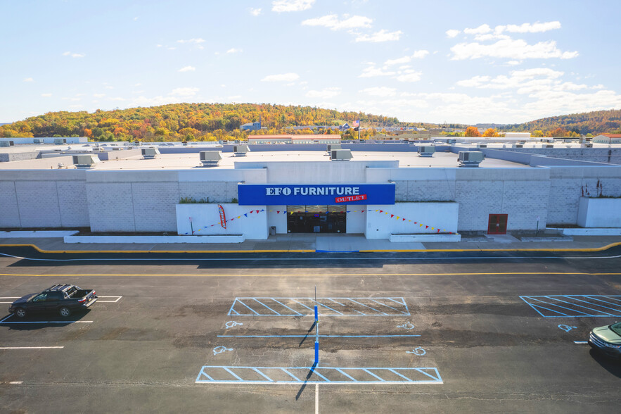 225 Columbia Mall Dr, Bloomsburg, PA en venta - Foto del edificio - Imagen 1 de 4