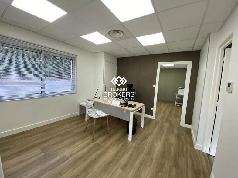 Local en Crolles en venta - Foto del interior - Imagen 2 de 5