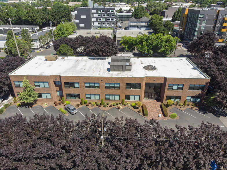 975 SE Sandy Blvd, Portland, OR en alquiler - Foto del edificio - Imagen 1 de 38