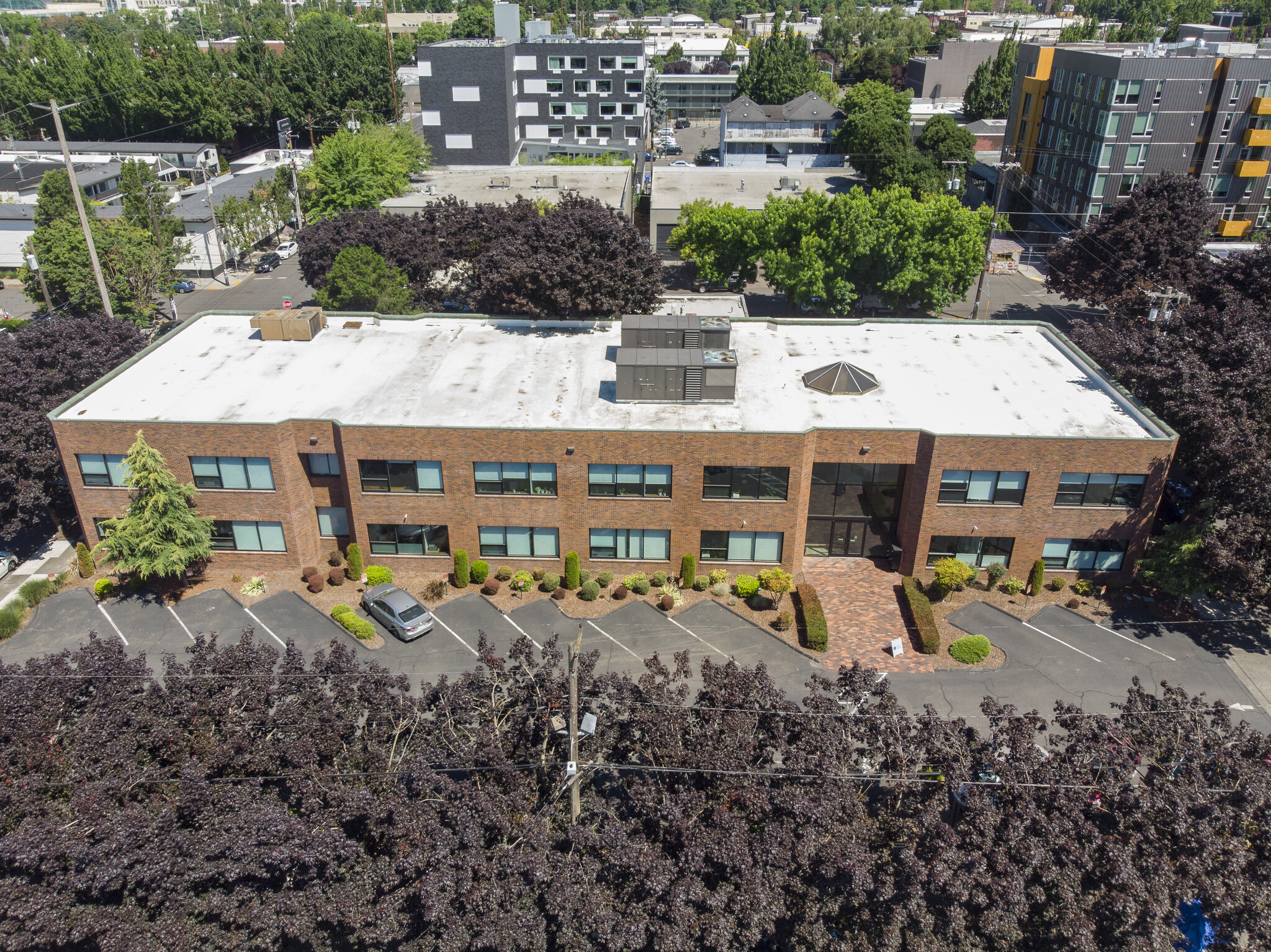 975 SE Sandy Blvd, Portland, OR en alquiler Foto del edificio- Imagen 1 de 39