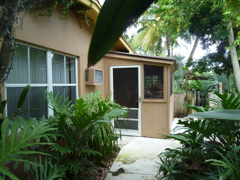 6101 Buchanan St, Hollywood, FL en venta - Foto del edificio - Imagen 2 de 9