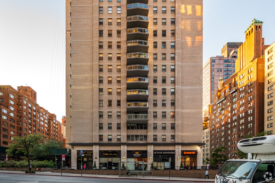 401 E 55th St, New York, NY en alquiler - Foto del edificio - Imagen 2 de 14