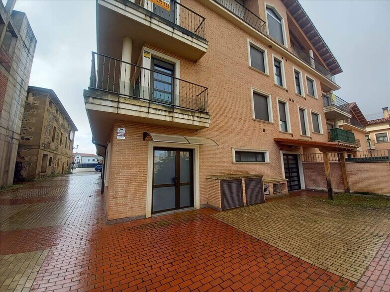 Oficina en Santurde de Rioja en venta - Foto del edificio - Imagen 3 de 13