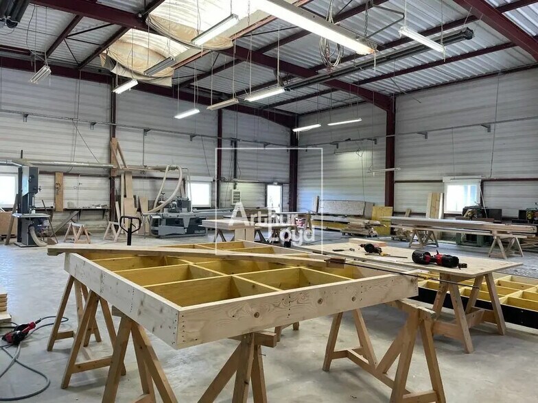 Oficina en Montereau-sur-le-Jard en alquiler - Foto de la construcción - Imagen 2 de 3