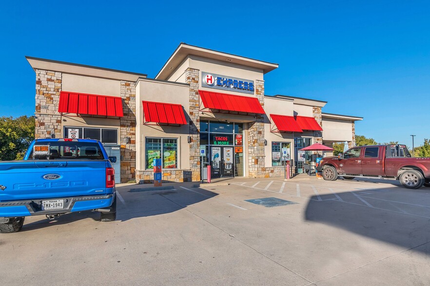 5745 Golden Triangle Blvd, Fort Worth, TX en venta - Foto del edificio - Imagen 2 de 50