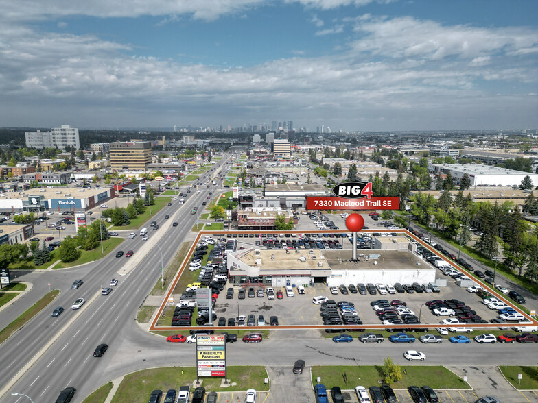 7330 Macleod Trl SE, Calgary, AB en alquiler - Foto del edificio - Imagen 3 de 5