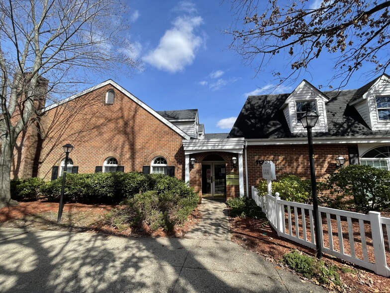 11335 Pembrooke Sq, Waldorf, MD en venta - Foto del edificio - Imagen 1 de 8