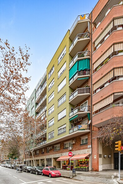 Edificio residencial en Barcelona, Barcelona en venta - Foto principal - Imagen 1 de 1