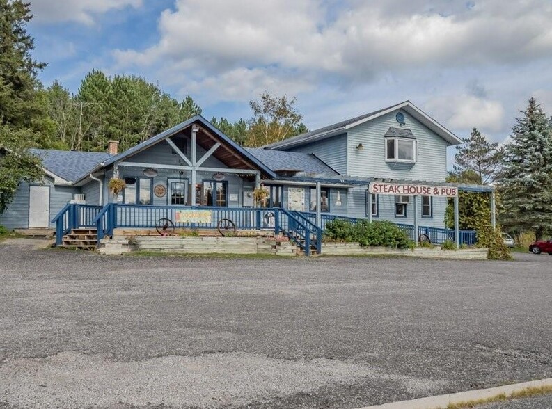 2215 Hwy 60, Huntsville, ON en venta - Foto del edificio - Imagen 1 de 1