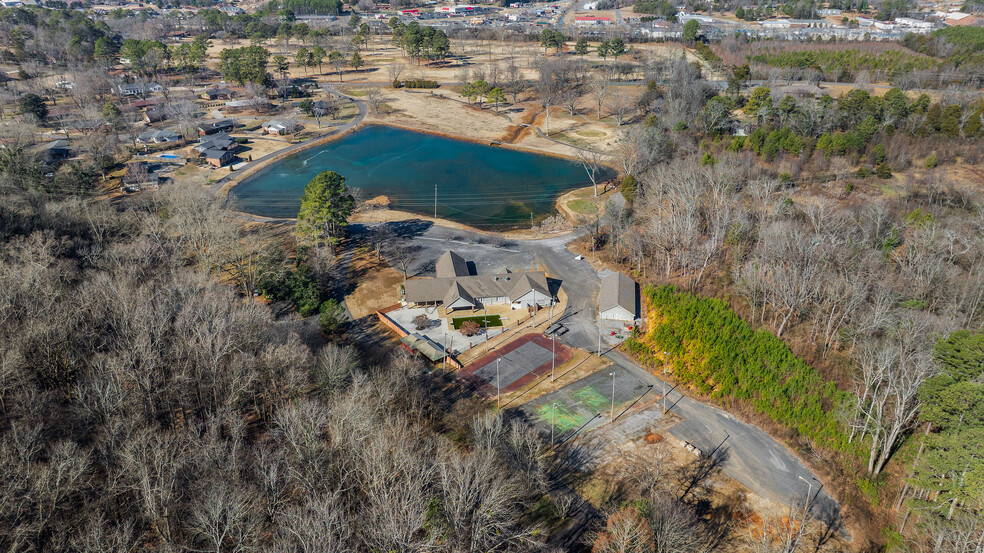 502 Crystal Lake Dr NE, Fort Payne, AL en venta - Foto del edificio - Imagen 3 de 71