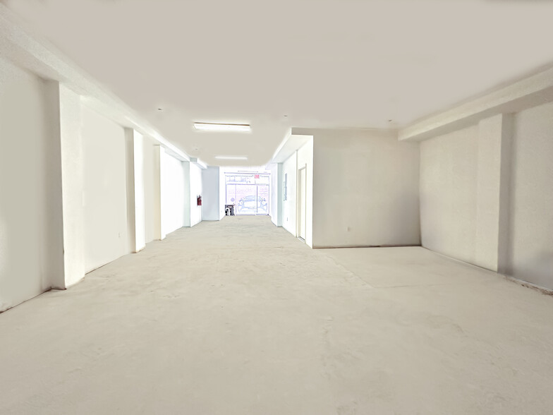 328 Grand St, New York, NY en venta - Foto del edificio - Imagen 2 de 12