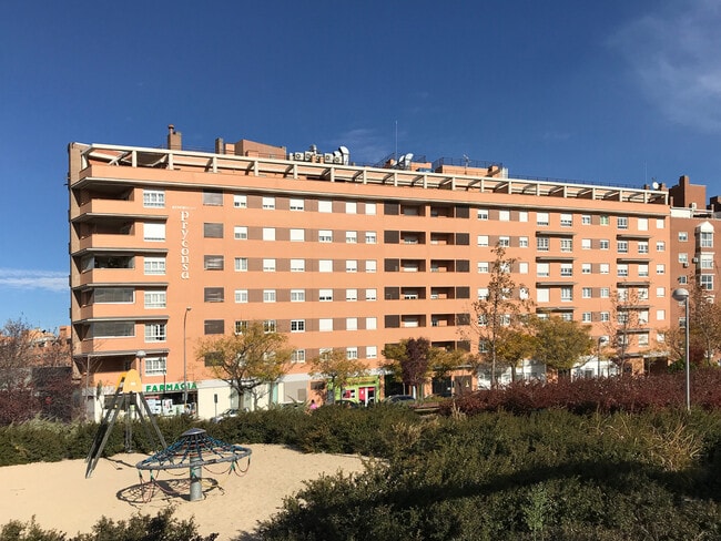 Más detalles de Paseo Ginebra, 35, Madrid - Edificio residencial​ en venta