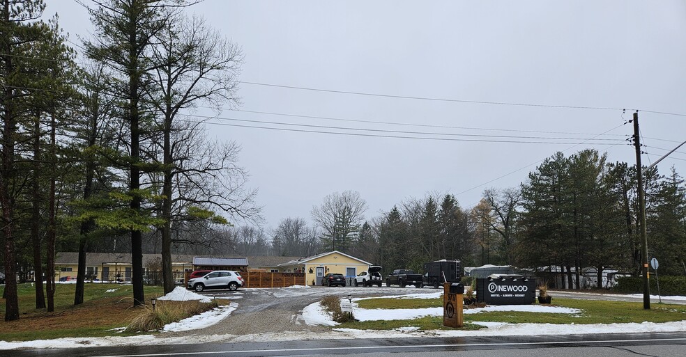 9717 Army Camp Rd, Lambton Shores, ON en venta - Foto del edificio - Imagen 1 de 37