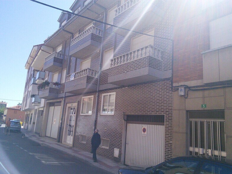 Local en Valverde de la Virgen, León en venta - Foto del edificio - Imagen 1 de 2