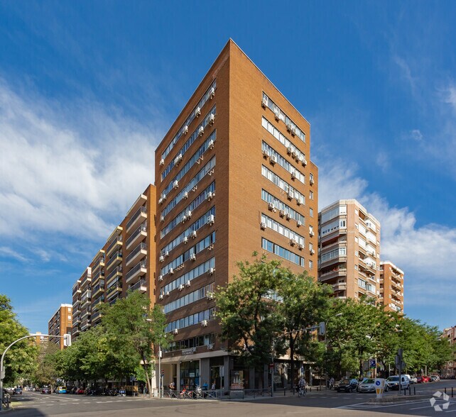 Calle Rodríguez San Pedro, 2, Madrid, Madrid en alquiler - Foto del edificio - Imagen 1 de 3