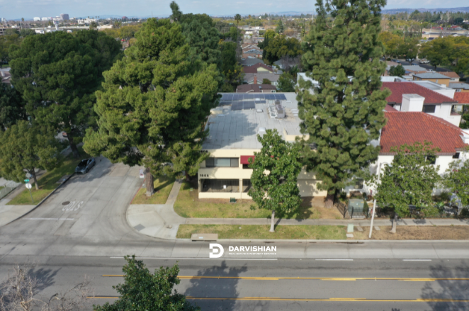 1605 E 4th St, Santa Ana, CA en venta - Vista aérea - Imagen 2 de 15