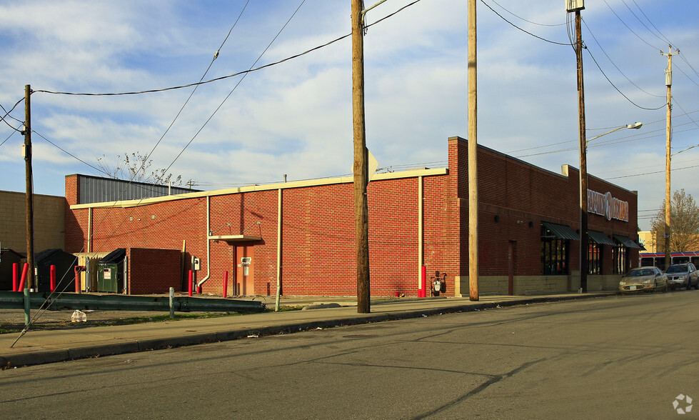 5836 Broadway Ave, Cleveland, OH en alquiler - Foto del edificio - Imagen 2 de 2