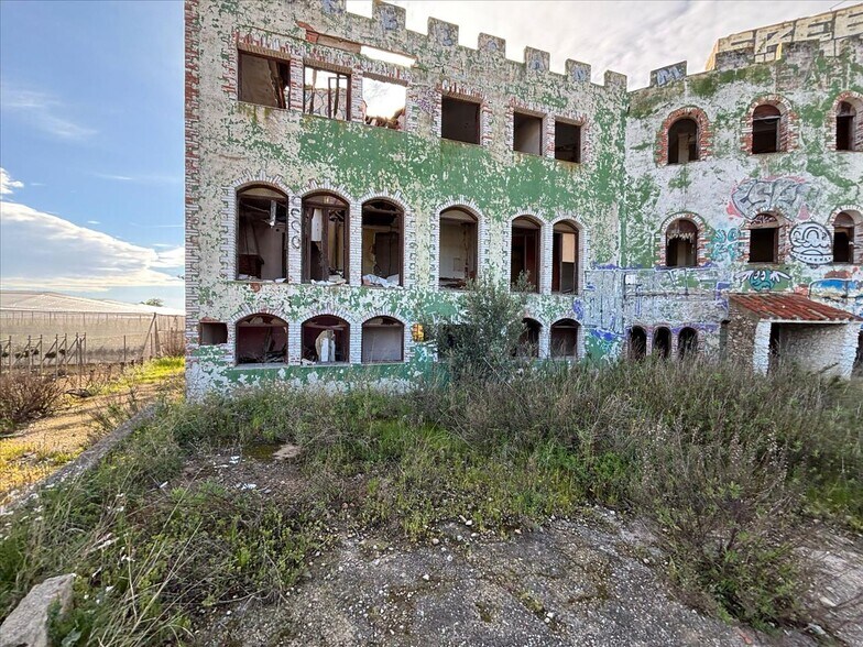 Hotel y hospedaje en Alcanar, Tarragona en venta - Foto del edificio - Imagen 2 de 6