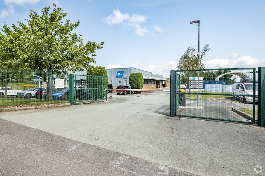 Manor Ln, Deeside en venta - Foto del edificio - Imagen 1 de 4